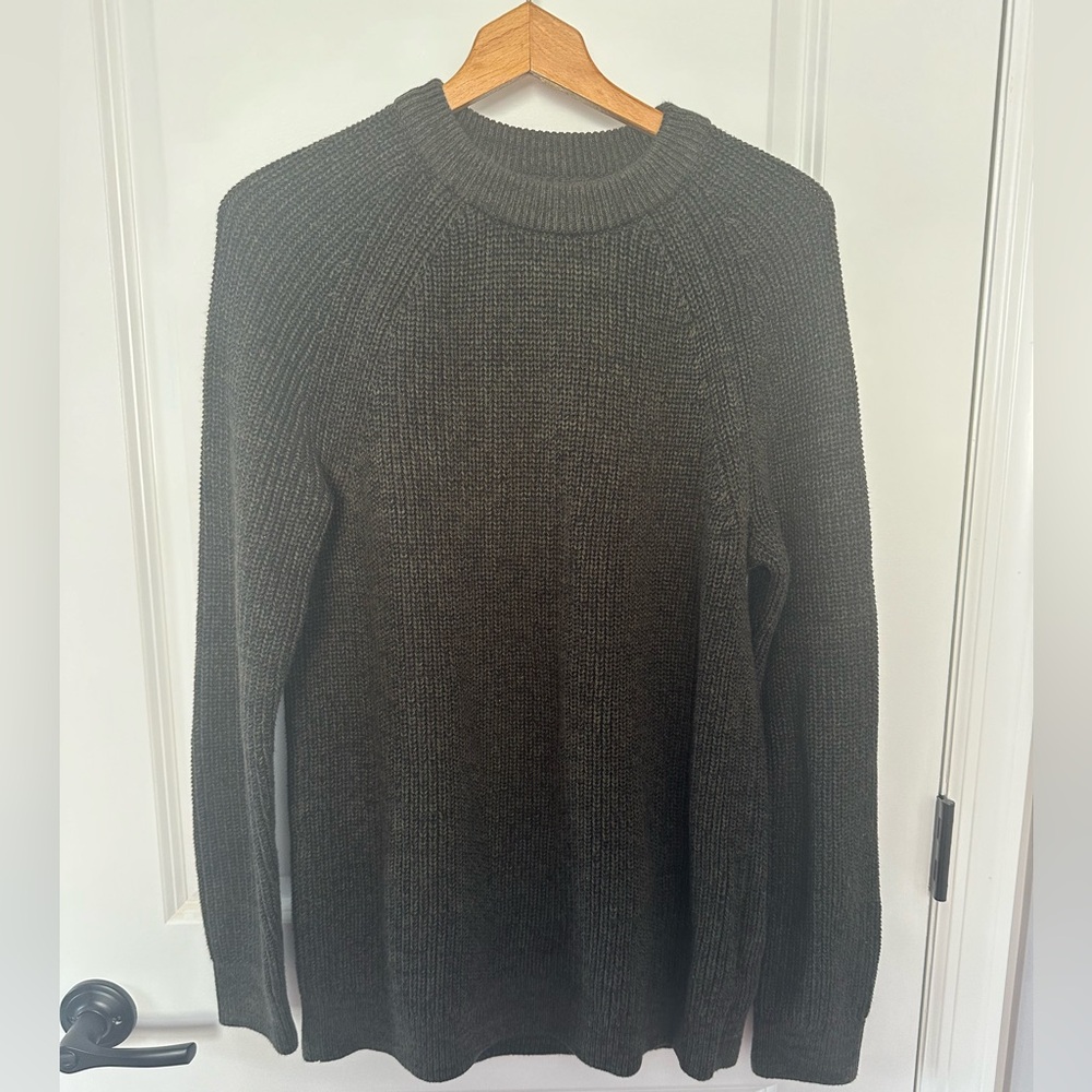 Men's H and M Long Sleeve Sweater in Olive Green